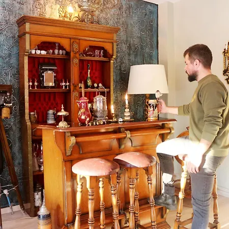 Hotell Karamazov Antik