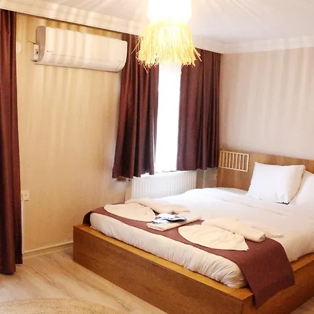 Hotel Karamazov Antik