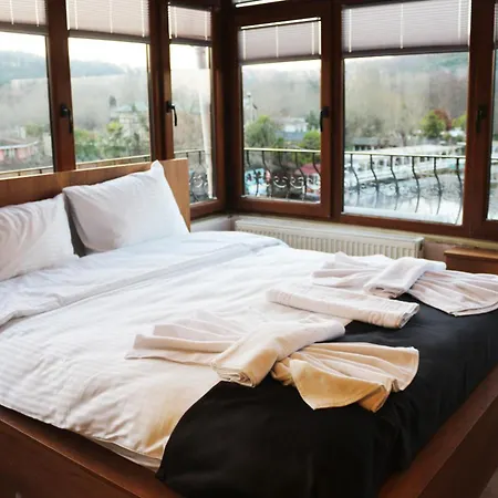 Karamazov Antik Hotel