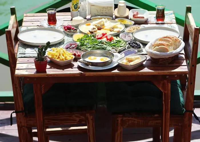 מלון Karamazov Antik *