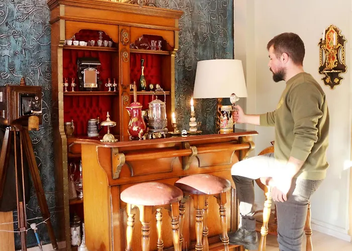 מלון Karamazov Antik